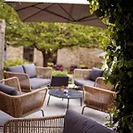 Logis De L'abbaye Hotel 2*