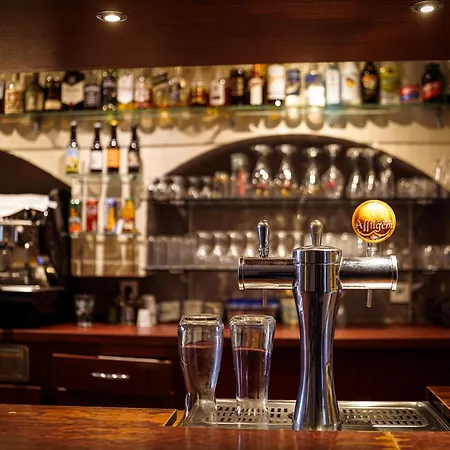 Logis De L'abbaye 2* Celles-sur-Belle