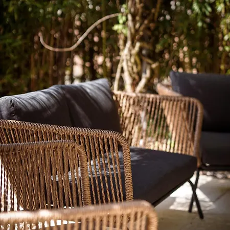 Logis De L'abbaye ホテル 2*