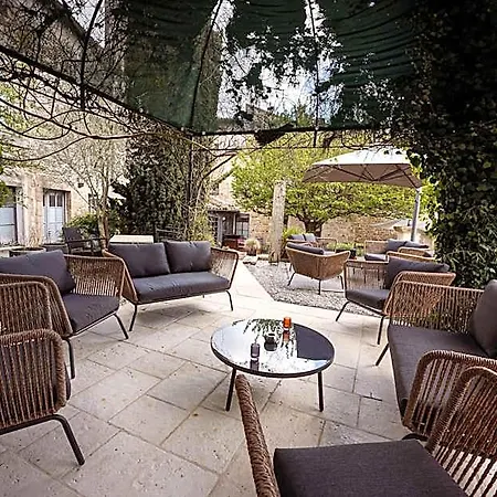 Logis De L'abbaye Hotel 2*