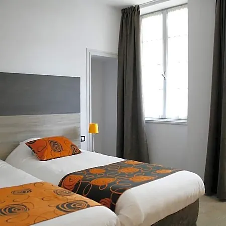 Logis De L'abbaye Hotel 2*