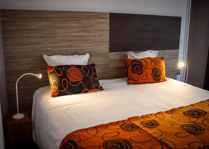 Logis De L'abbaye Hotel 2*