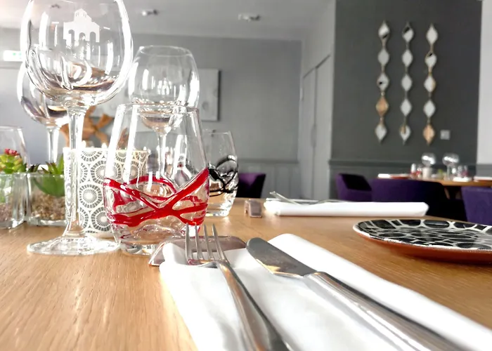 Logis De L'abbaye Hotel 2*